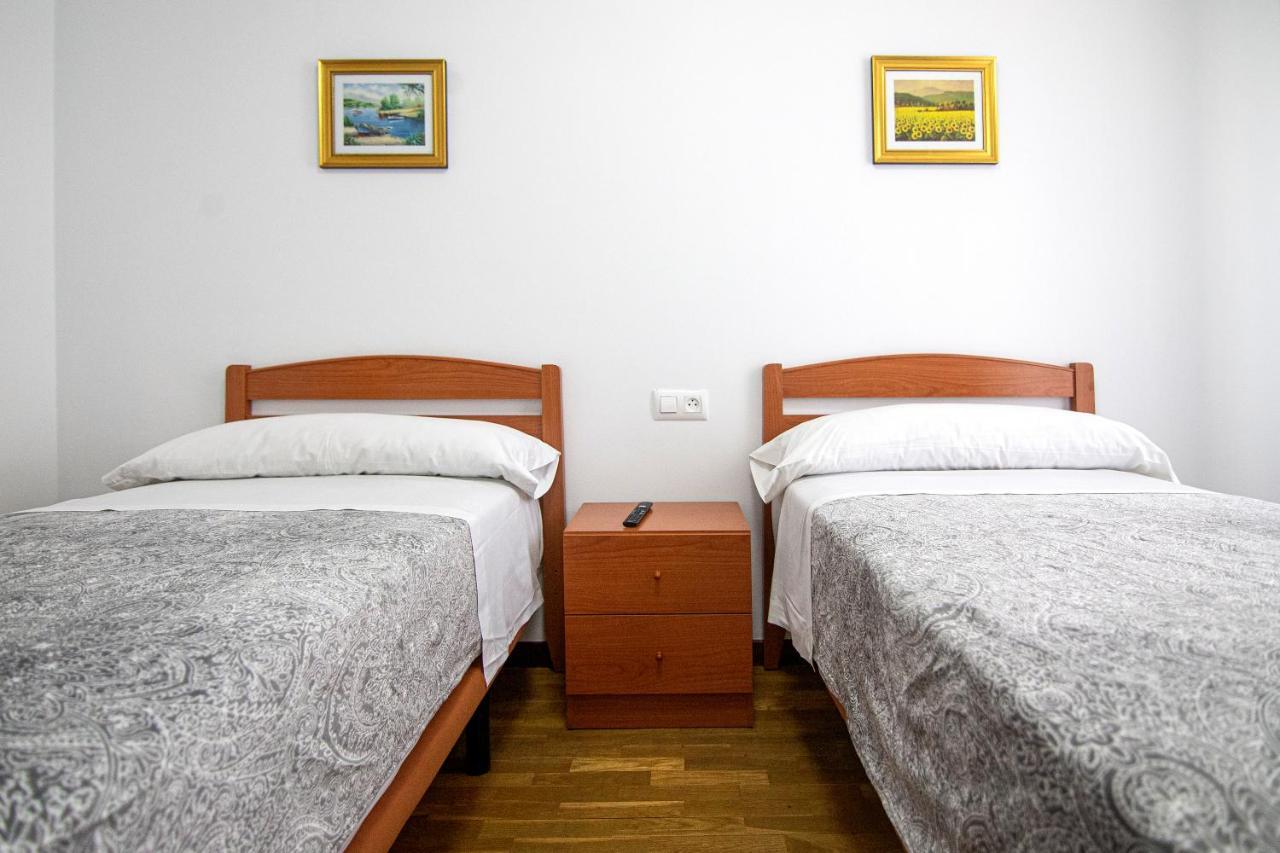 Yani'S Hospedaje Pension 1 Estrella Arriondas Zewnętrze zdjęcie