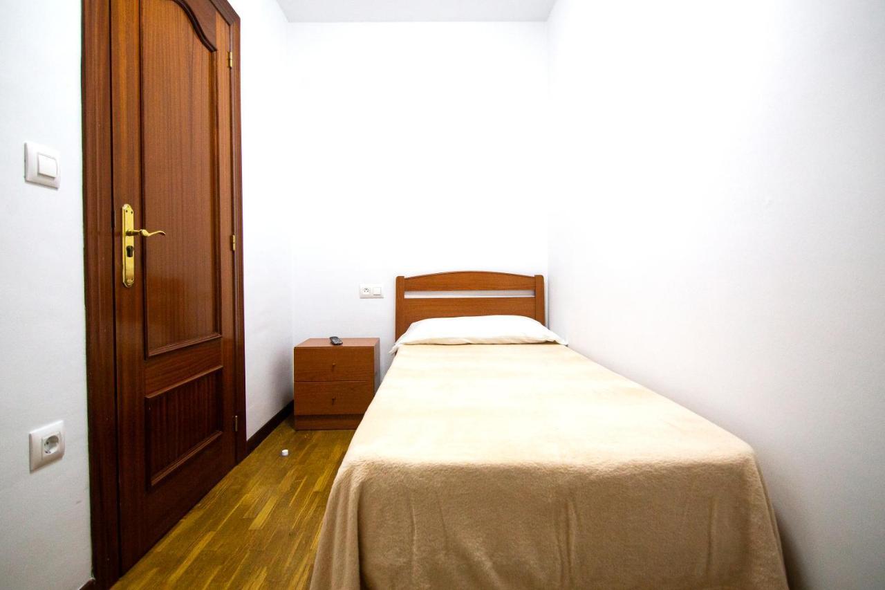 Yani'S Hospedaje Pension 1 Estrella Arriondas Zewnętrze zdjęcie