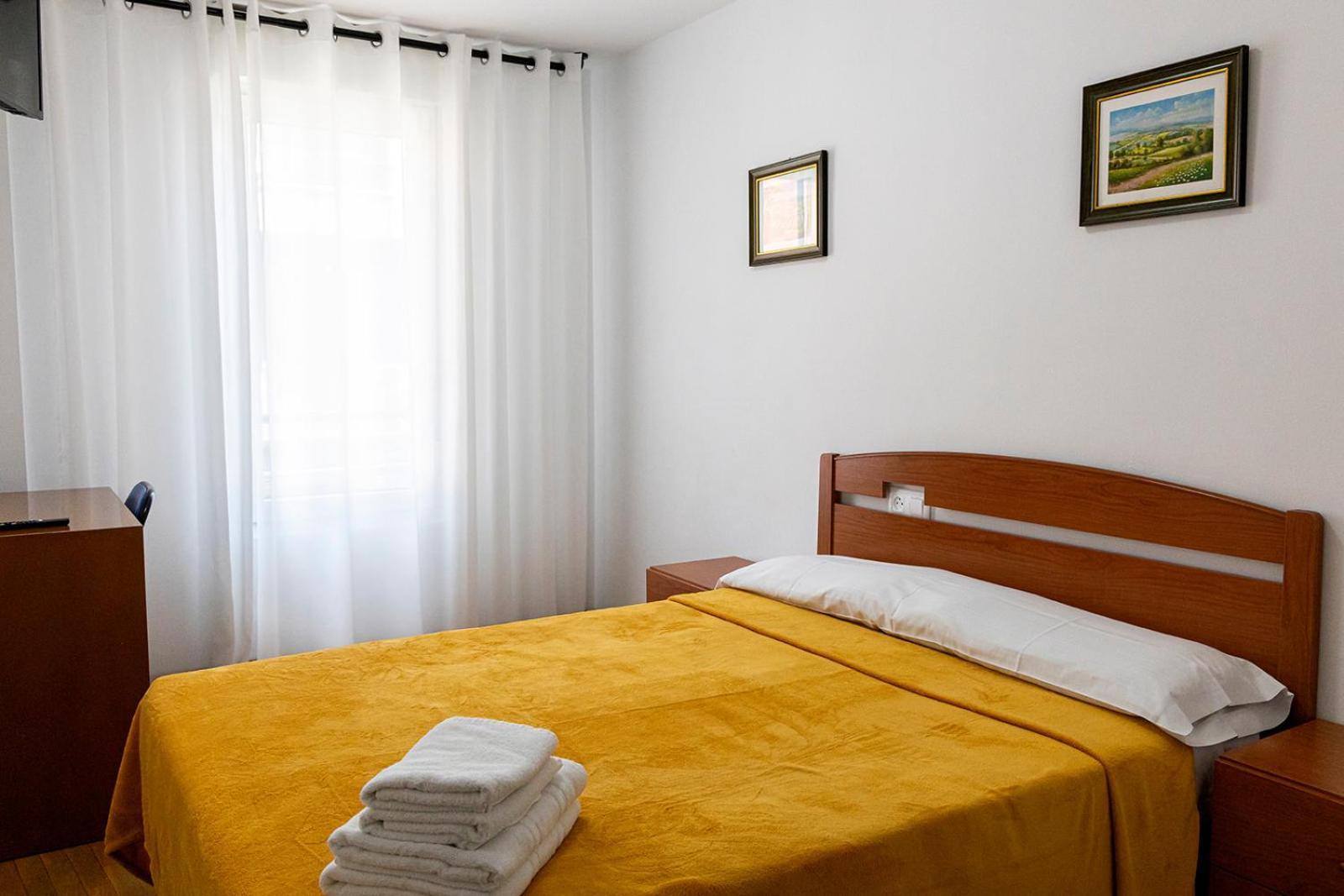 Yani'S Hospedaje Pension 1 Estrella Arriondas Zewnętrze zdjęcie